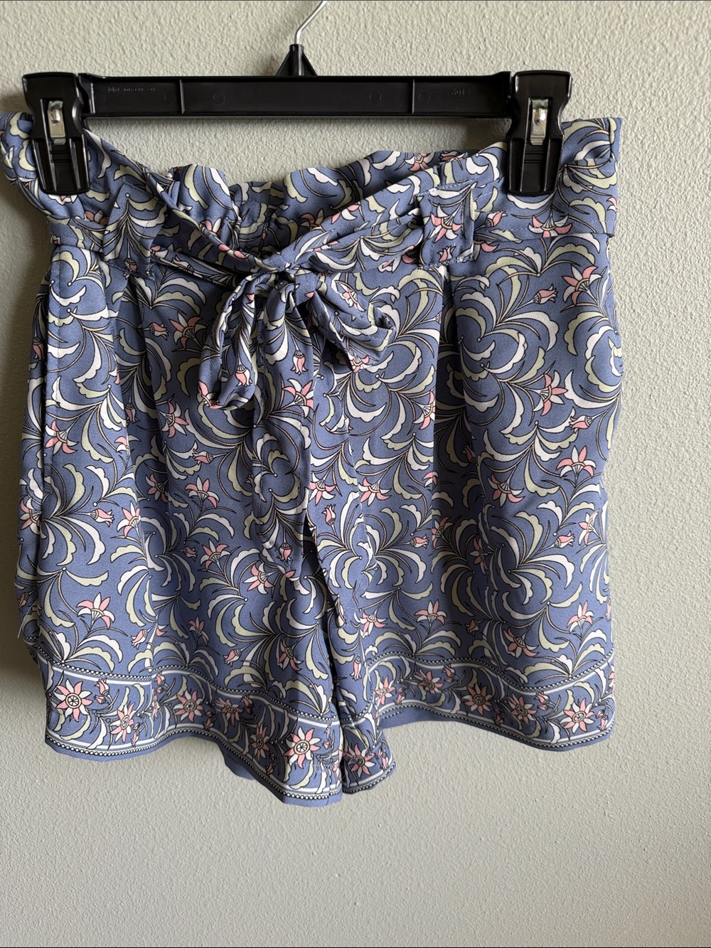 Max Studio Lavender-Blue Floral High-Waist Tie Shorts